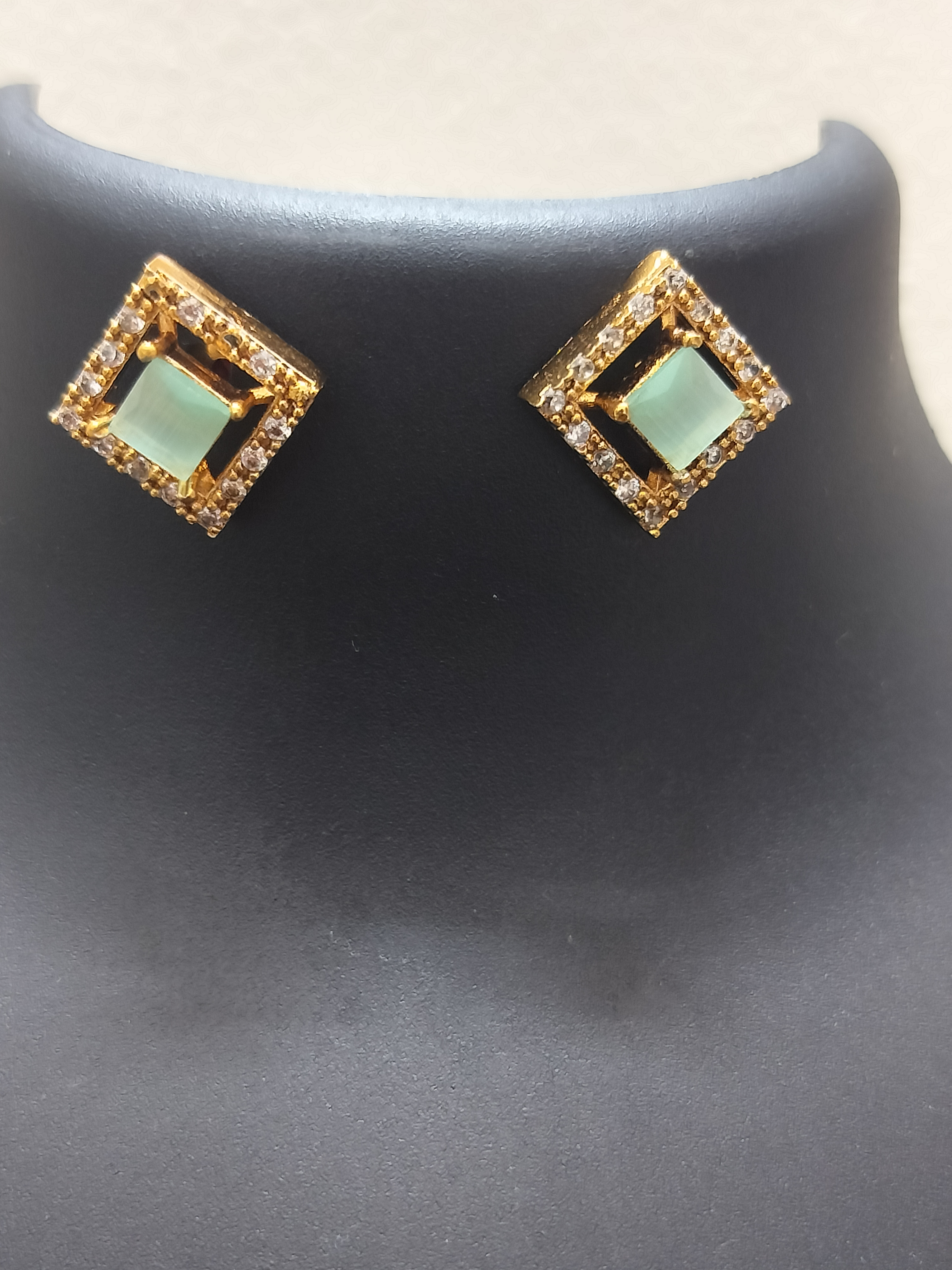 Royal emerald green pendant